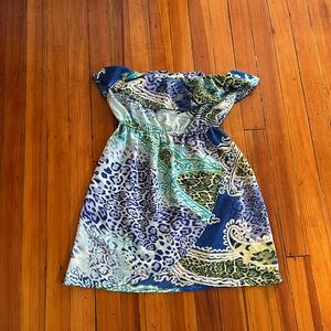 Short sleeveless dress